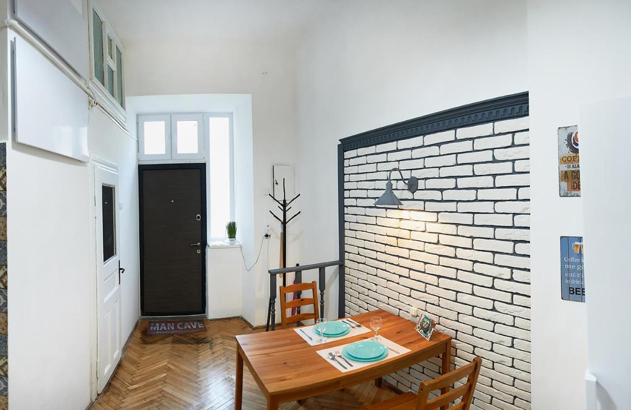 Stylish Apartments In The Center Lviv Dış mekan fotoğraf